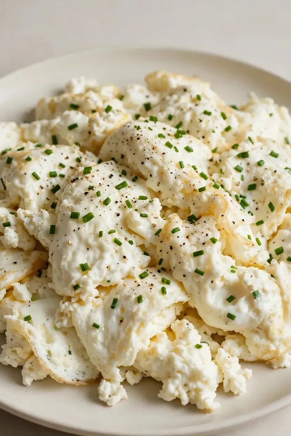 Low-Calorie High-Protein Egg White Scramble